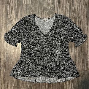 Navy shirt sleeved blouse